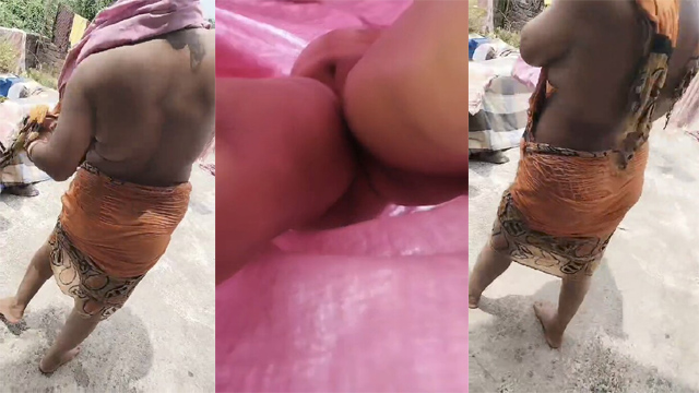 Horny Guy Capturing Mom – Clothes After Bath At Upstairs Viral Video