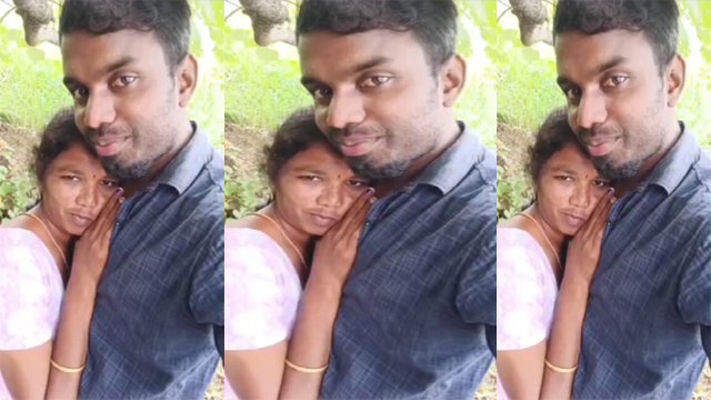 Cheater Tamil Aunty Outdoor Having Fun With Lover Mms